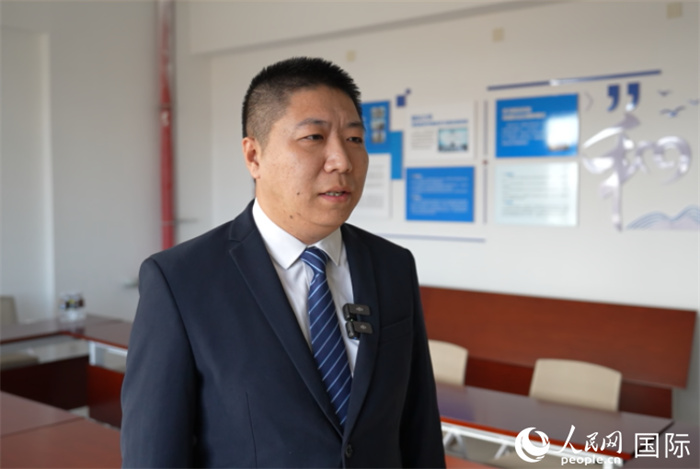 海南省仲裁協(xié)會副會長黃文超接受人民網(wǎng)記者采訪。人民網(wǎng)記者 孟凡盛攝