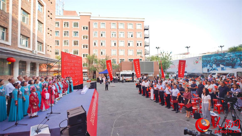 全體合唱《我和我的祖國》。人民網(wǎng) 李欣洋攝